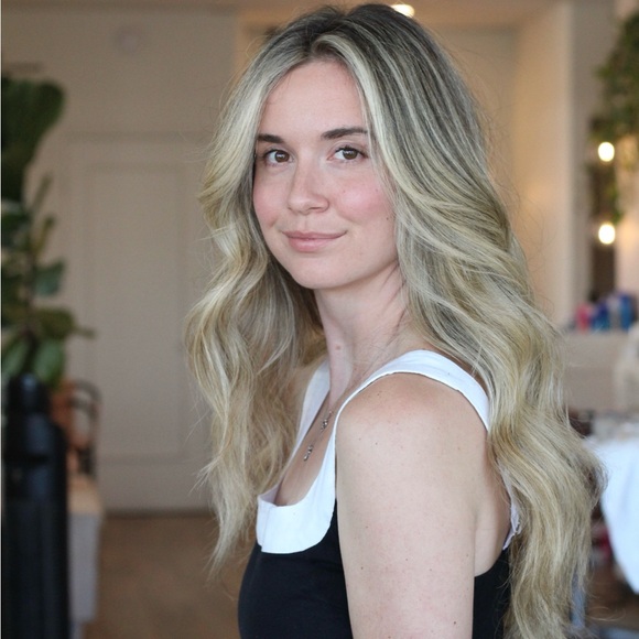 Meet your Posher, Cali - Picture 1 of 1